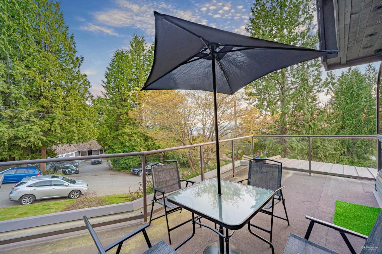 Grouse Cheerful Large Private Bedroom, Bath, Shared Deck, Pool, Hot Tub North Vancouver Exteriör bild