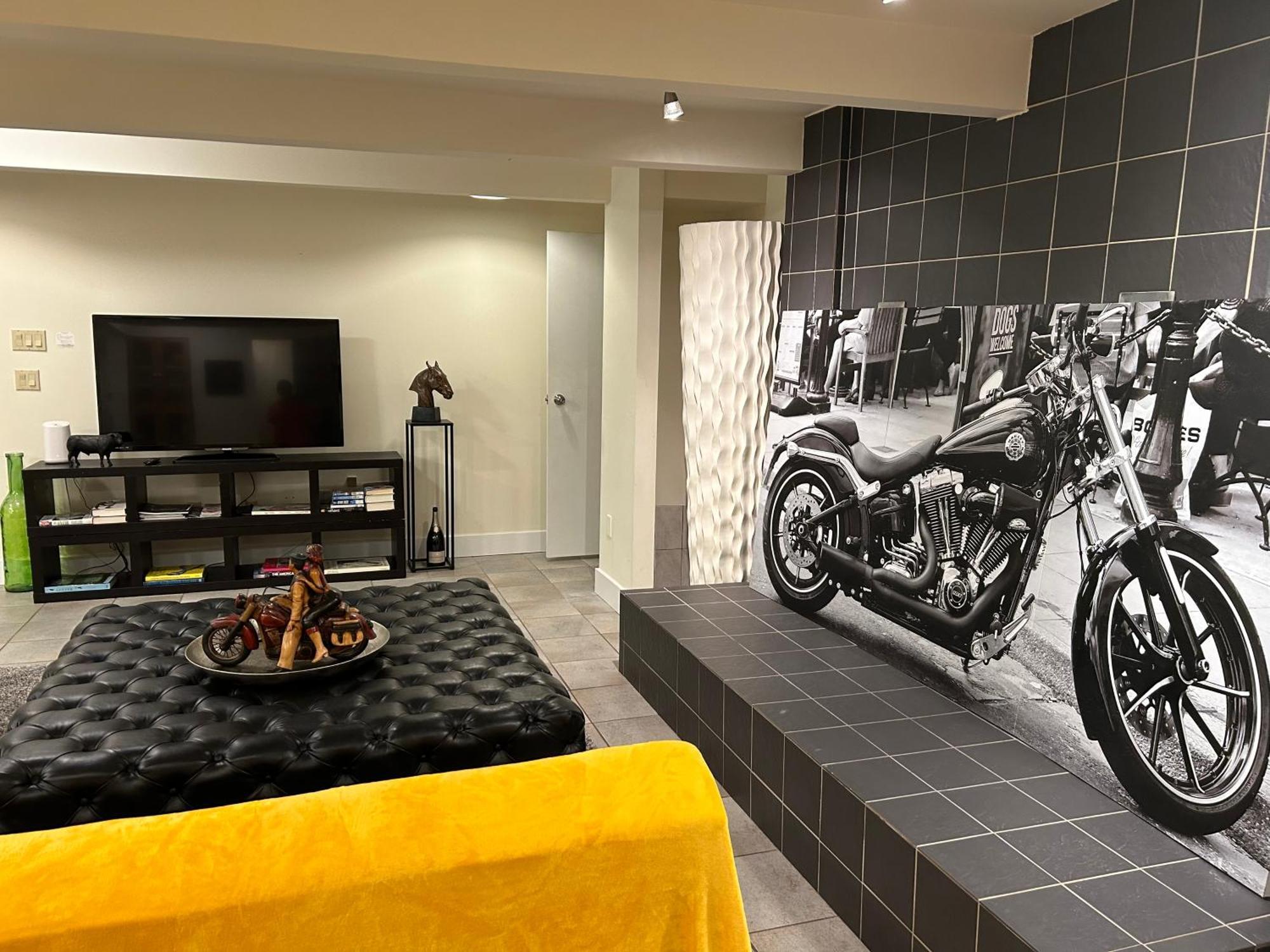 Grouse Cheerful Large Private Bedroom, Bath, Shared Deck, Pool, Hot Tub North Vancouver Exteriör bild