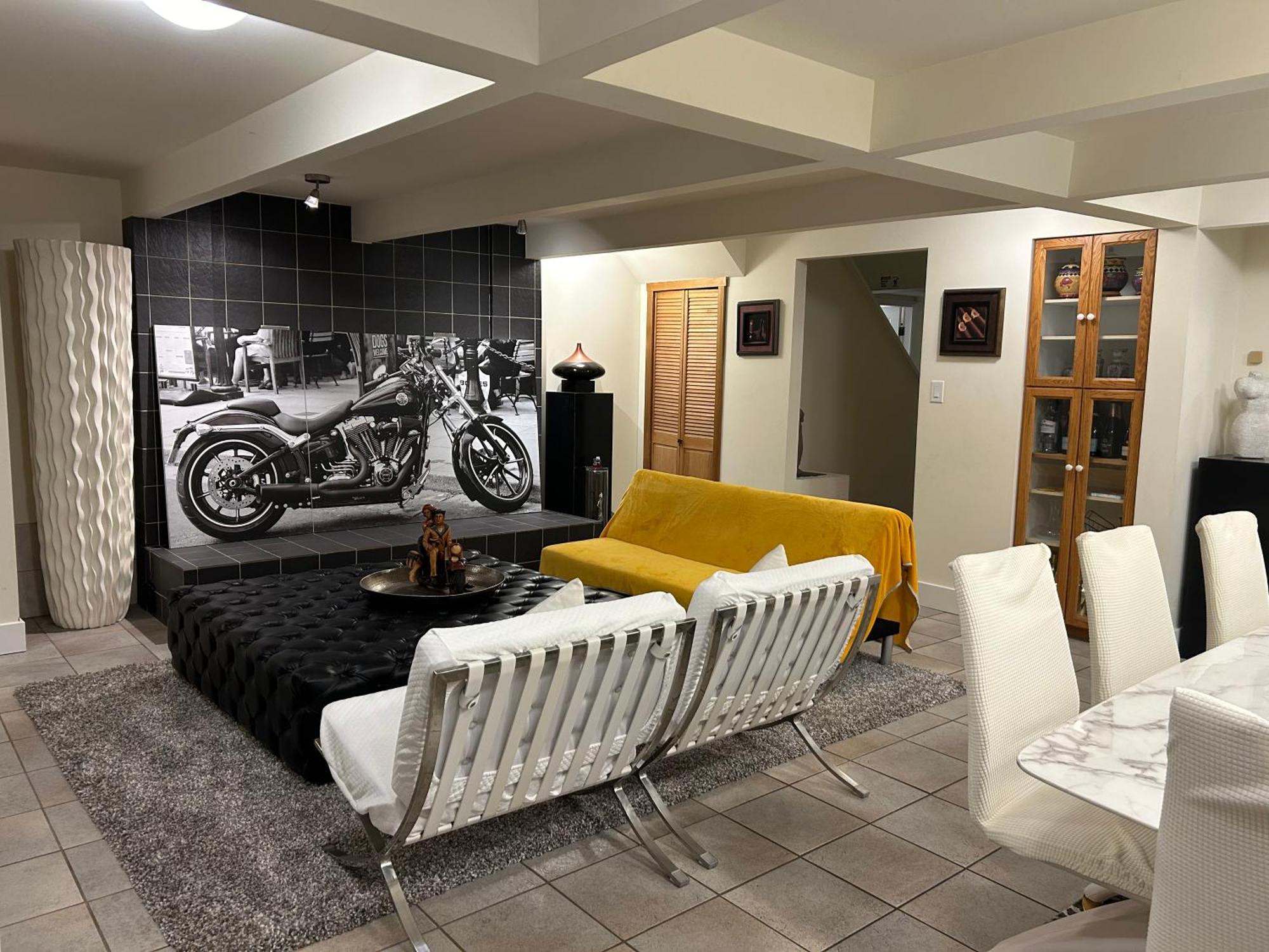 Grouse Cheerful Large Private Bedroom, Bath, Shared Deck, Pool, Hot Tub North Vancouver Exteriör bild