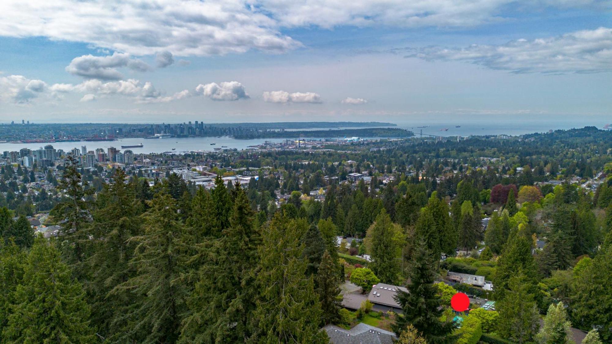 Grouse Cheerful Large Private Bedroom, Bath, Shared Deck, Pool, Hot Tub North Vancouver Exteriör bild