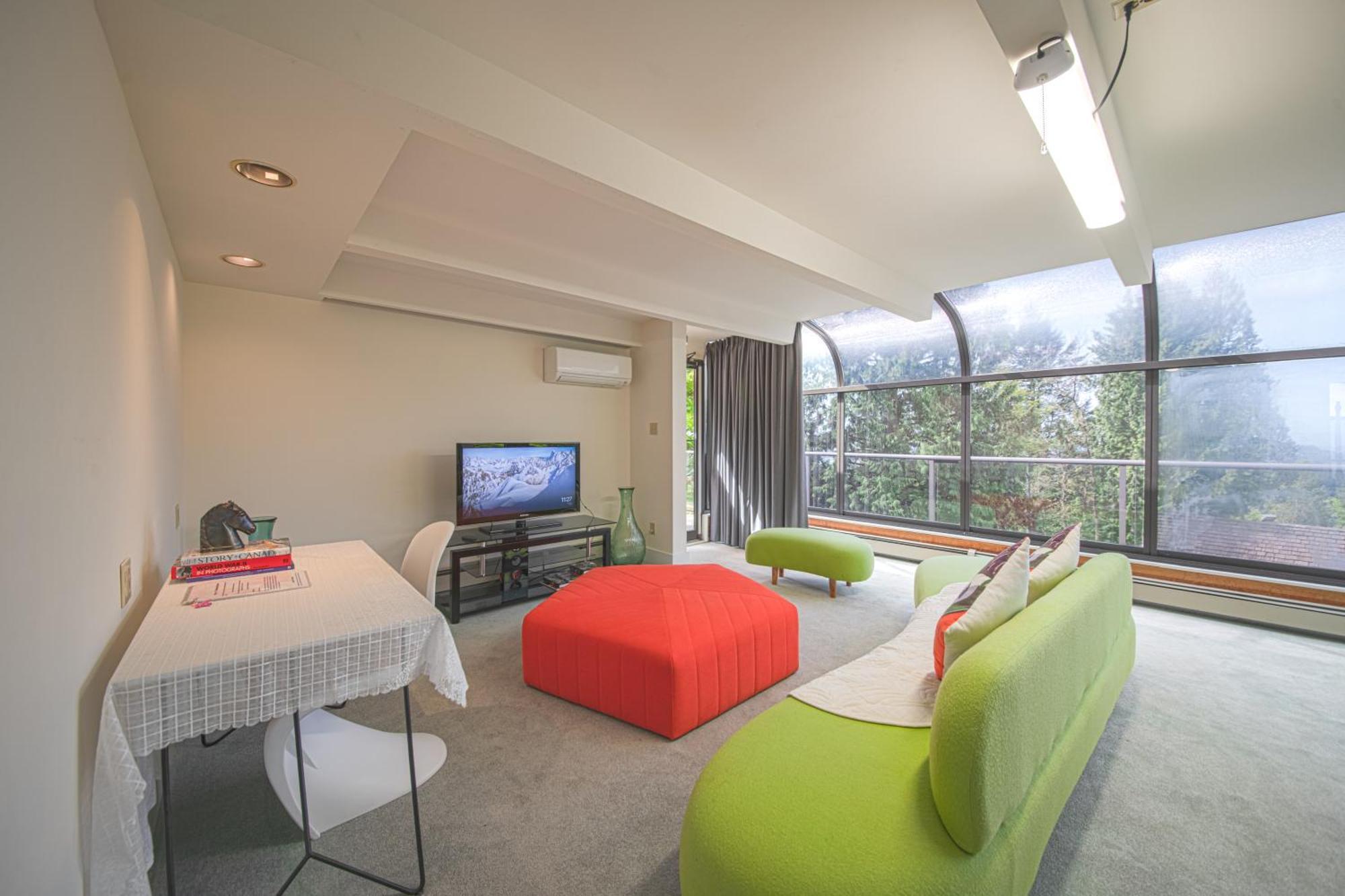 Grouse Cheerful Large Private Bedroom, Bath, Shared Deck, Pool, Hot Tub North Vancouver Exteriör bild